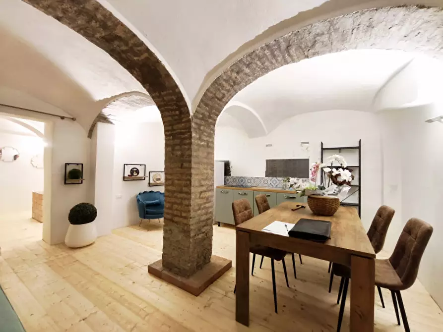 Immagine 10 di Appartamento in vendita  in Via Rialto a Bologna