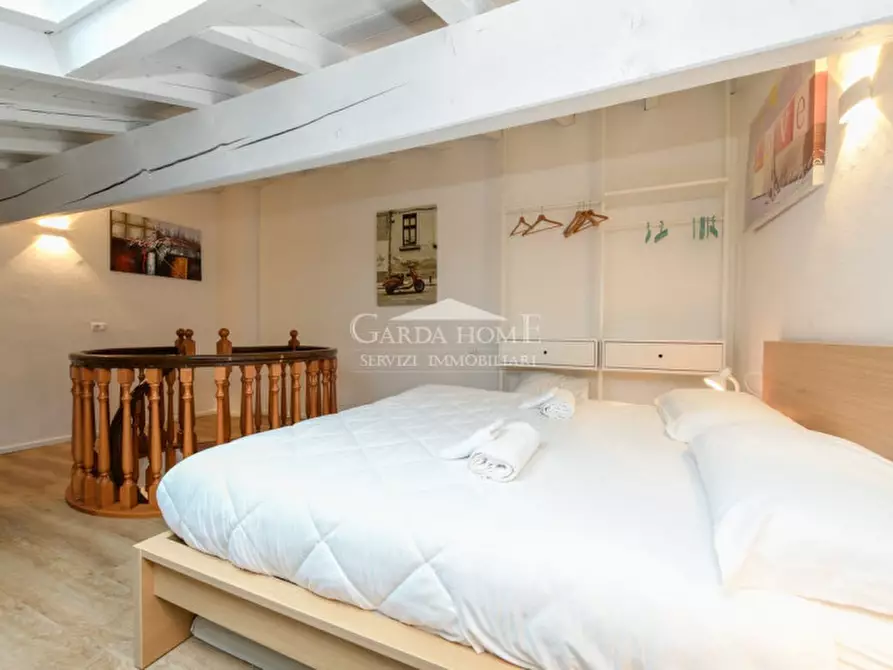 Immagine 11 di Appartamento in vendita  in Via Lorenzini 5 a Desenzano Del Garda