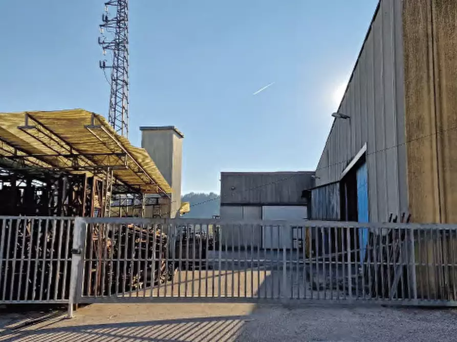 Immagine 2 di Laboratorio in vendita  in Via Feltrina, 21 a Pederobba