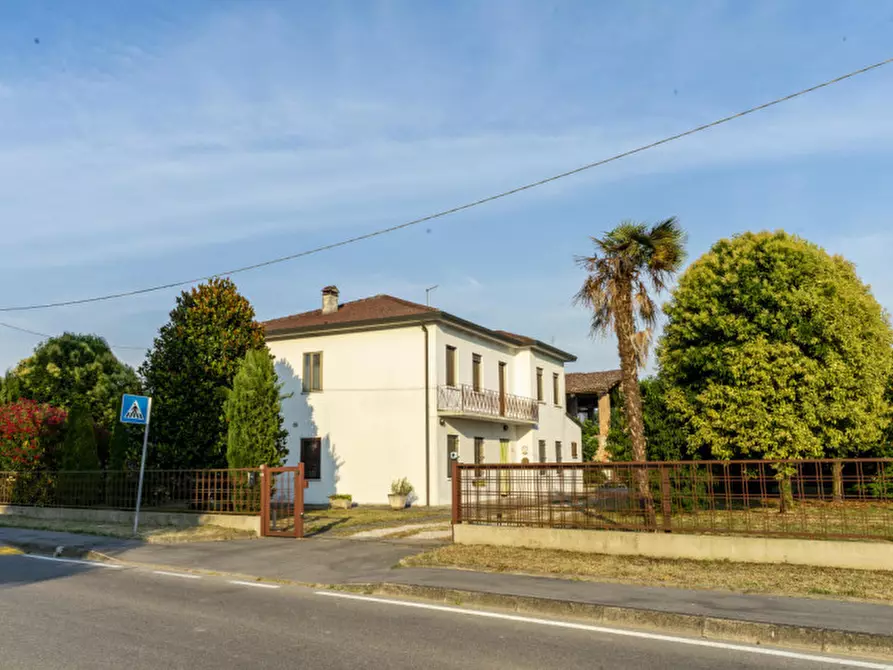 Immagine 1 di Villa in vendita  in Via Armando Pillon 45 a Abano Terme