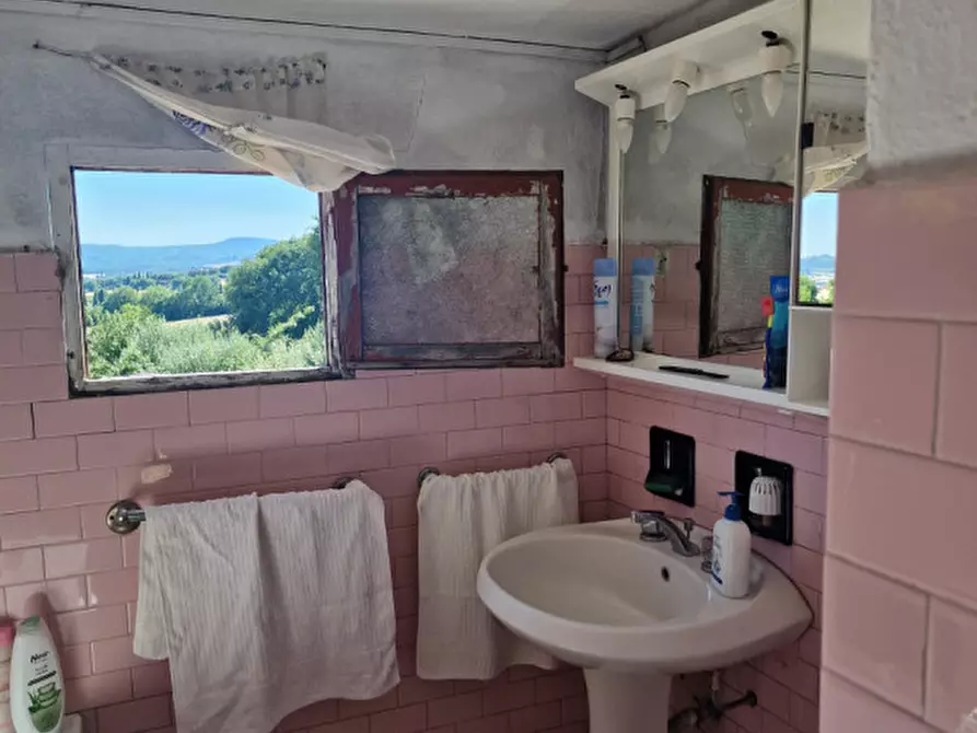 Immagine 18 di Casa indipendente in vendita  a Sinalunga