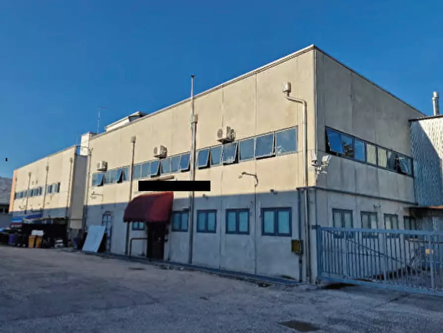 Immagine 3 di Negozio in vendita  in Via Feltrina, 19 a Pederobba