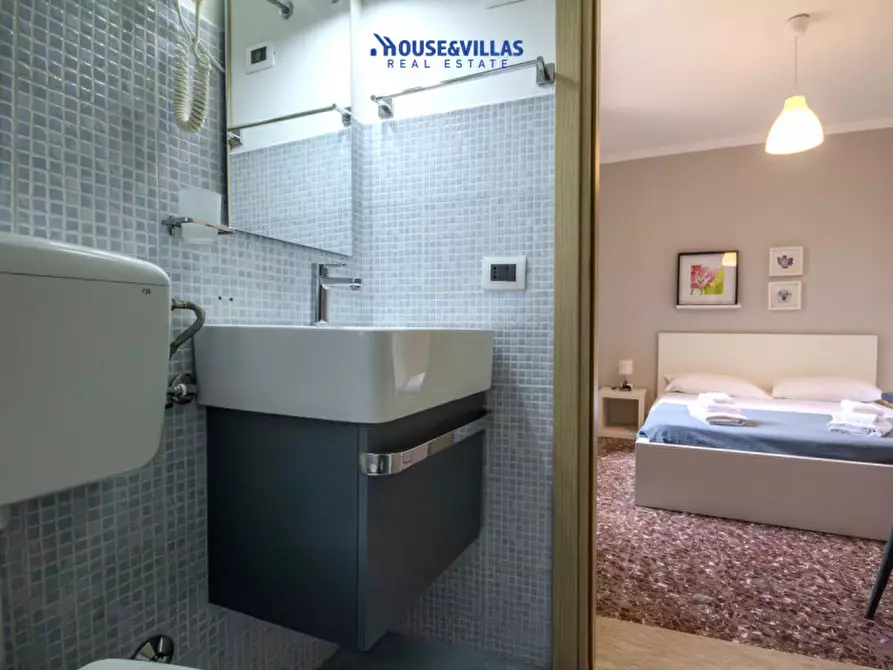 Immagine 21 di Bed & Breakfast in vendita  in Via Angelo Cavarra a Noto