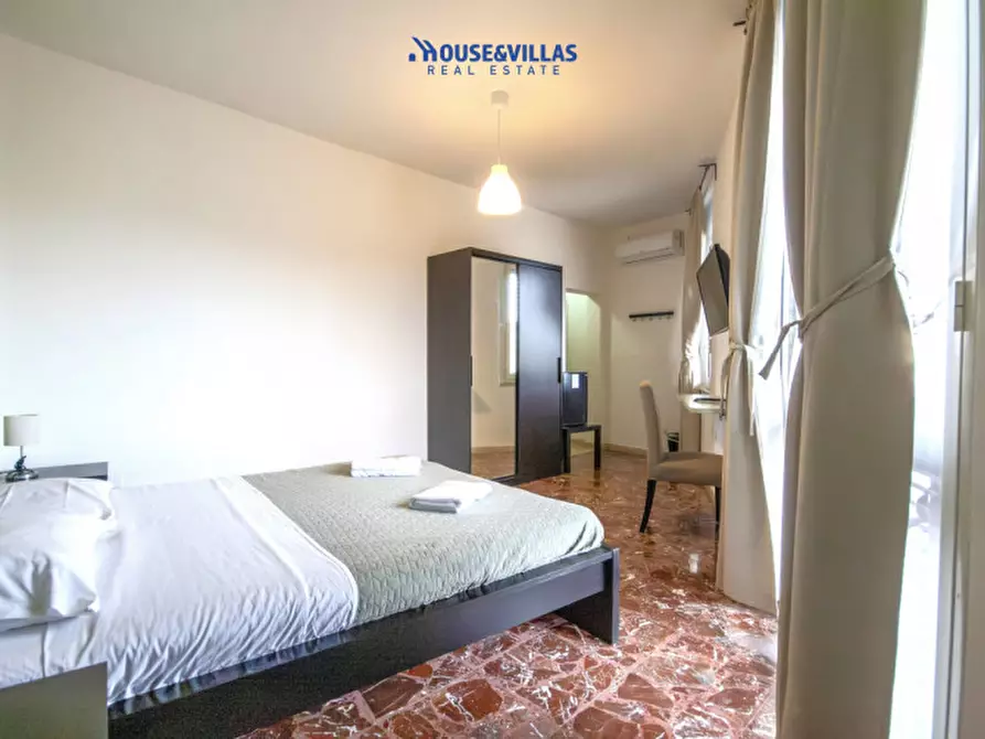 Immagine 25 di Bed & Breakfast in vendita  in Via Angelo Cavarra a Noto