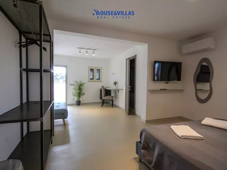 Immagine 30 di Bed & Breakfast in vendita  in Via Angelo Cavarra a Noto