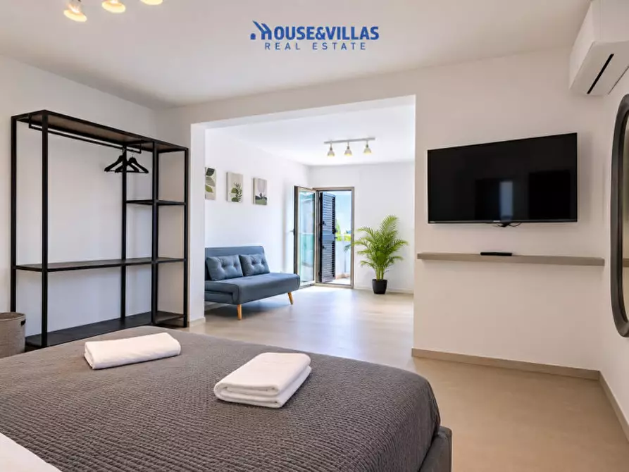 Immagine 33 di Bed & Breakfast in vendita  in Via Angelo Cavarra a Noto