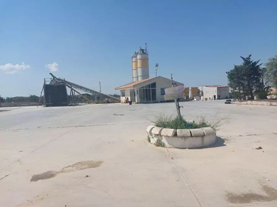 Immagine 11 di Capannone industriale in vendita  in Contrada Piano Torre, 97011 Acate RG, Italia a Acate