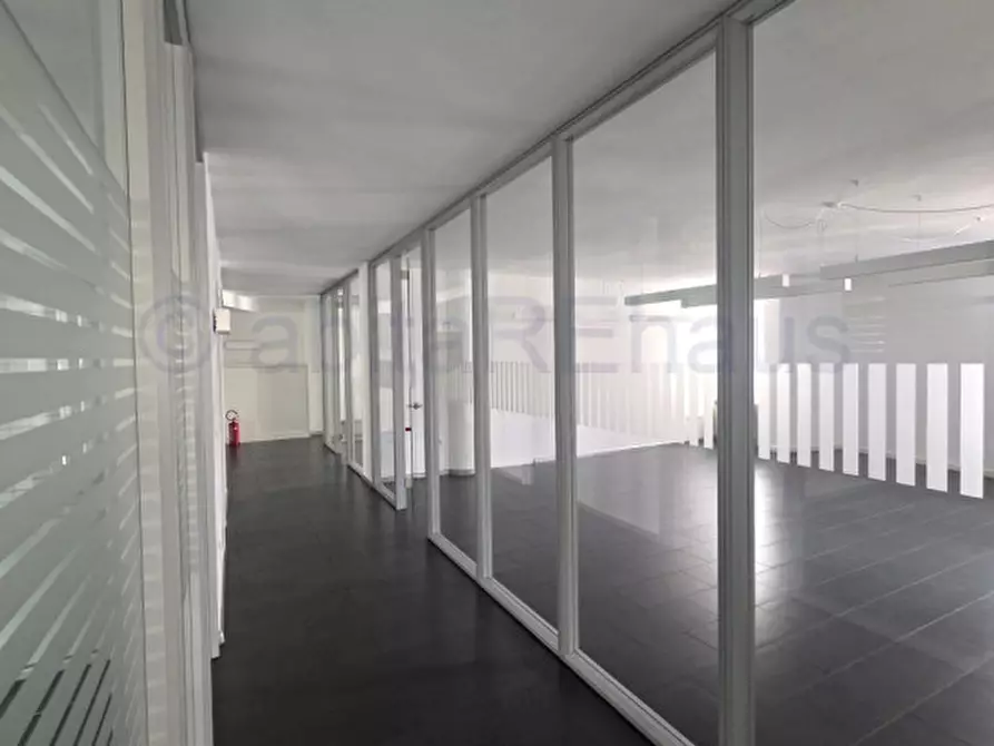 Immagine 14 di Ufficio in affitto  in Via Francesco Crispi - Francesco-Crispi-Straße a Bolzano
