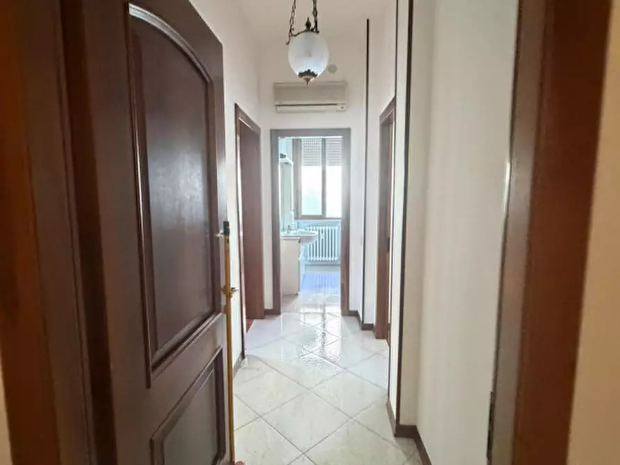 Immagine 9 di Appartamento in vendita  in Via Jacopo Zanguidi a Parma