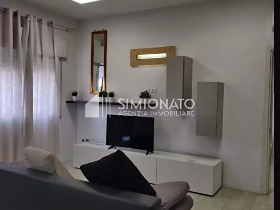 Immagine 1 di Appartamento in vendita  in Via Pietro Liberi a Venezia