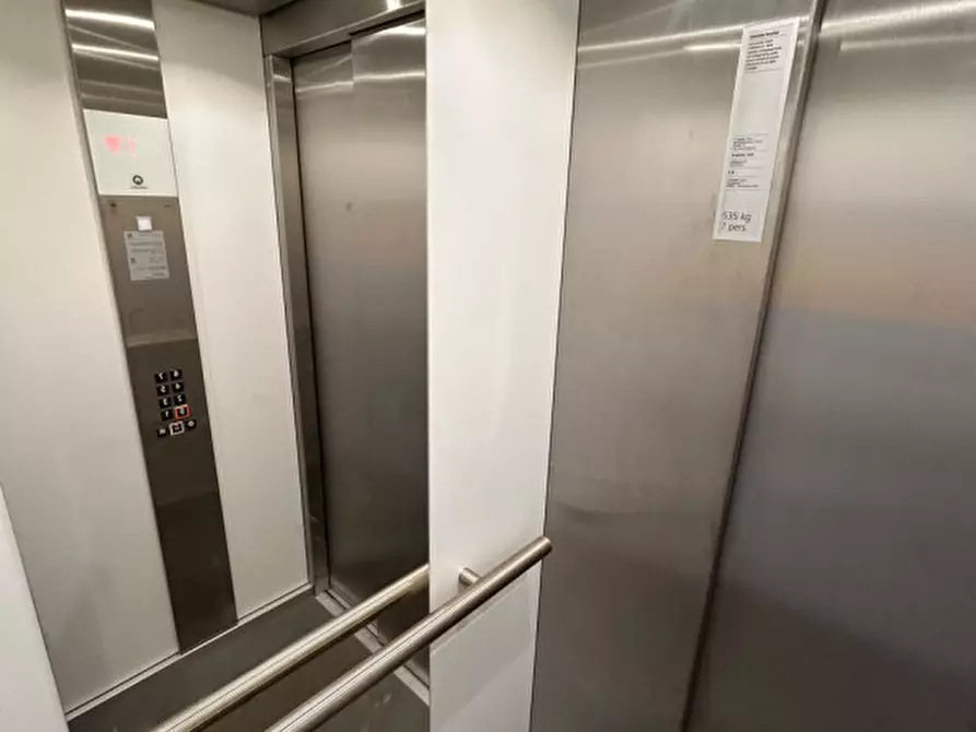 Immagine 14 di Appartamento in vendita  in via de fogliani 12 a Modena