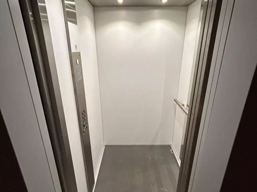Immagine 15 di Appartamento in vendita  in via de fogliani 12 a Modena