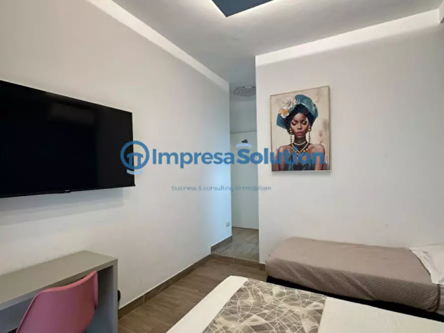 Immagine 9 di Bed & Breakfast in vendita  in Vico Tutti i Santi a Napoli