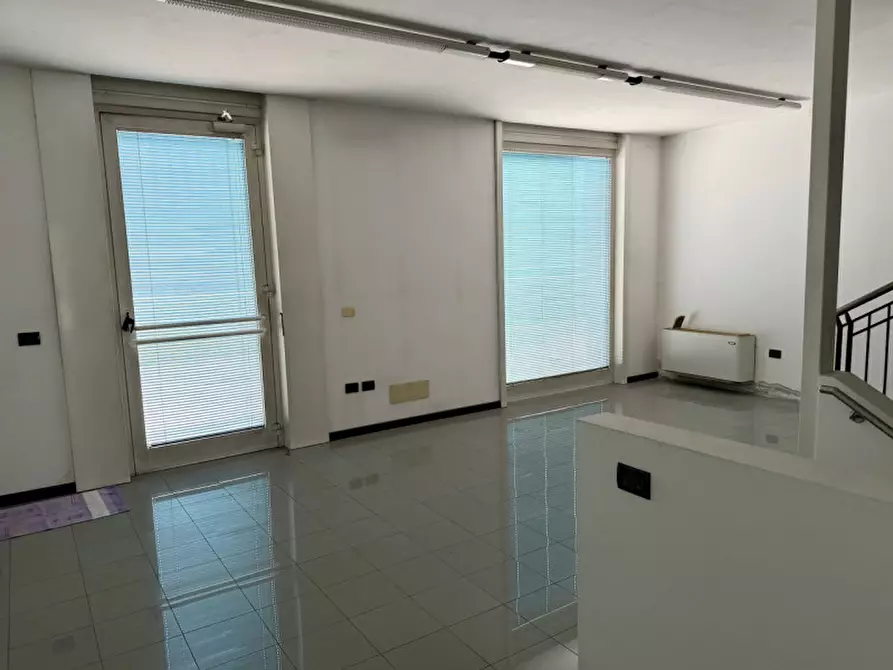 Immagine 4 di Ufficio in vendita  in viale Europa Unita a Castelfranco Veneto