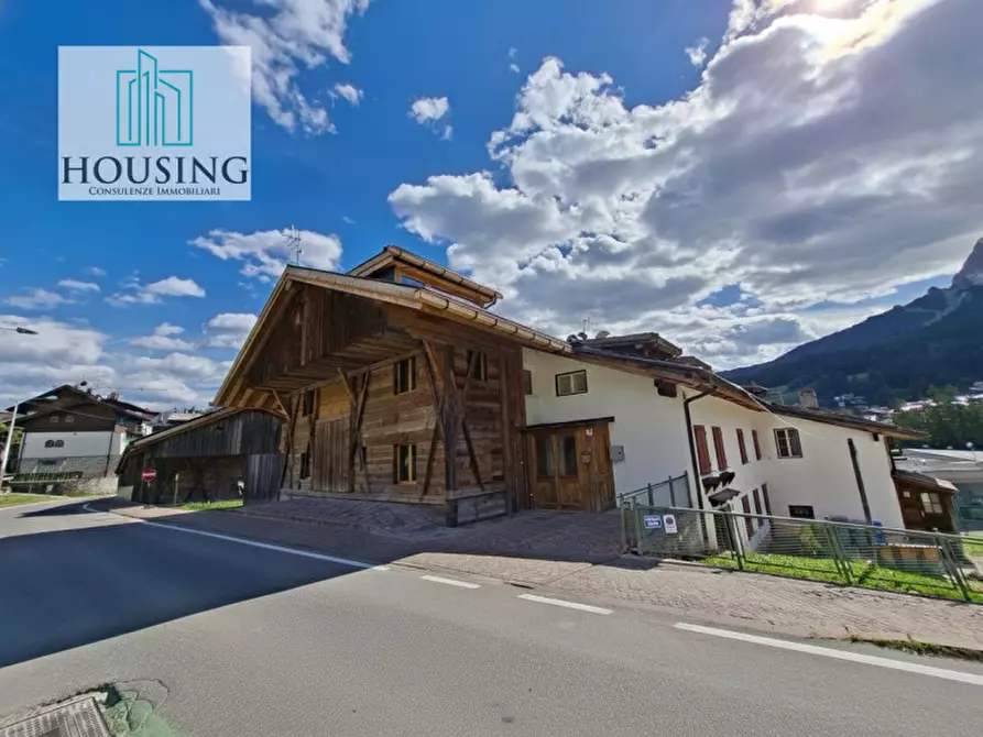 Immagine 31 di Appartamento in vendita  in Via dello Stadio a Cortina D'ampezzo