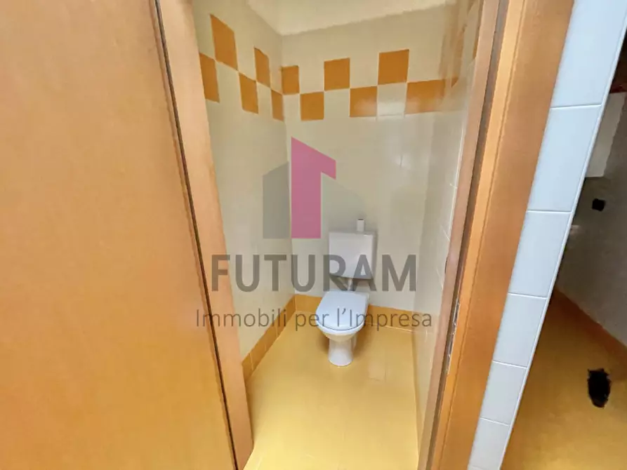 Immagine 20 di Ufficio in affitto  a Torri Di Quartesolo