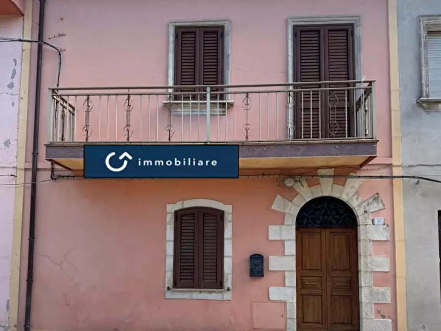 Immagine 1 di Palazzo in vendita  in via Giardini, 11 a Pozzomaggiore