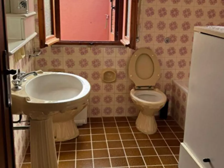 Immagine 22 di Palazzo in vendita  in via Giardini, 11 a Pozzomaggiore