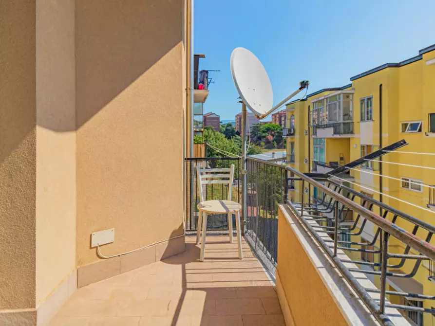 Immagine 7 di Appartamento in vendita  in Piazzale Luigi Moroni a Savona