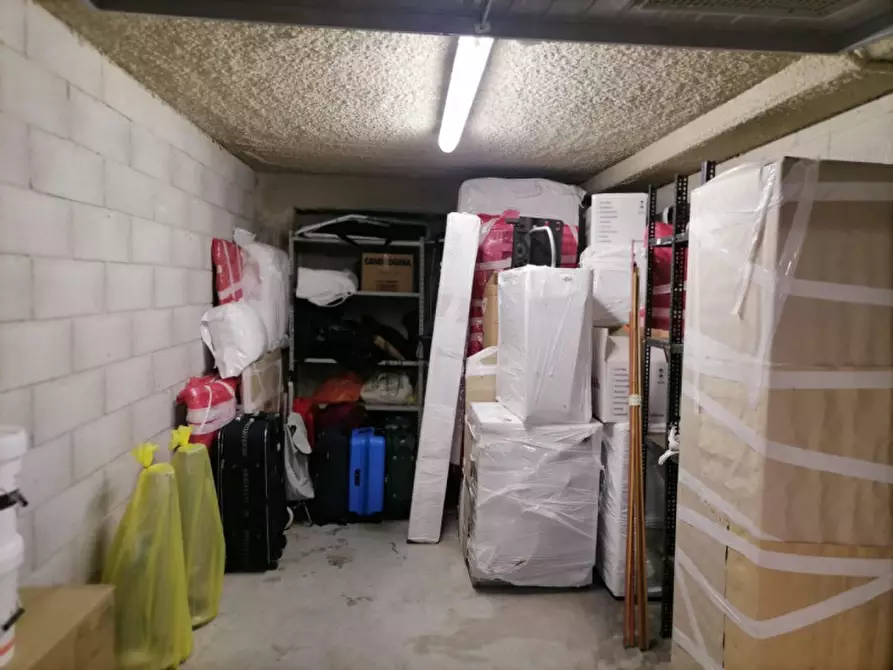 Immagine 2 di Garage in vendita  in Via Giano della Bella a Firenze