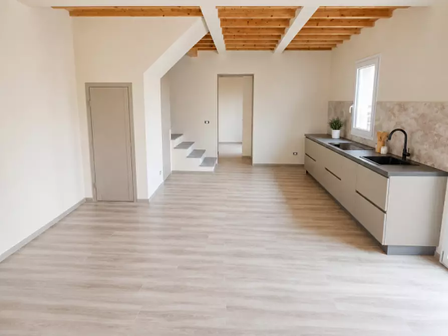 Immagine 4 di Villa in vendita  in via fossa a San Prospero