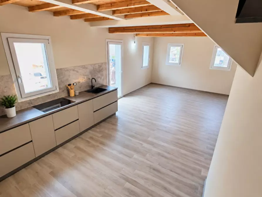 Immagine 5 di Villa in vendita  in via fossa a San Prospero
