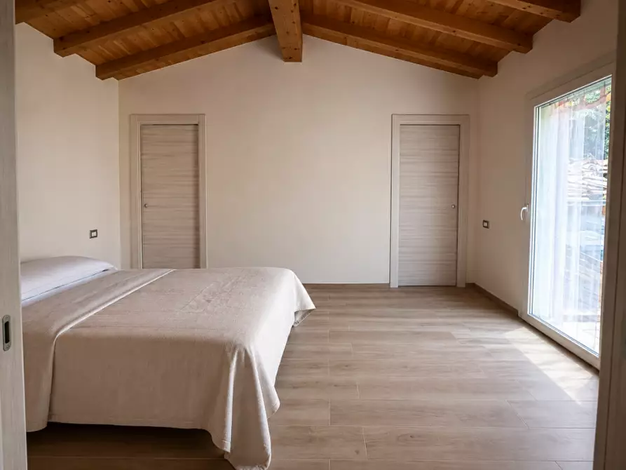 Immagine 9 di Villa in vendita  in via fossa a San Prospero