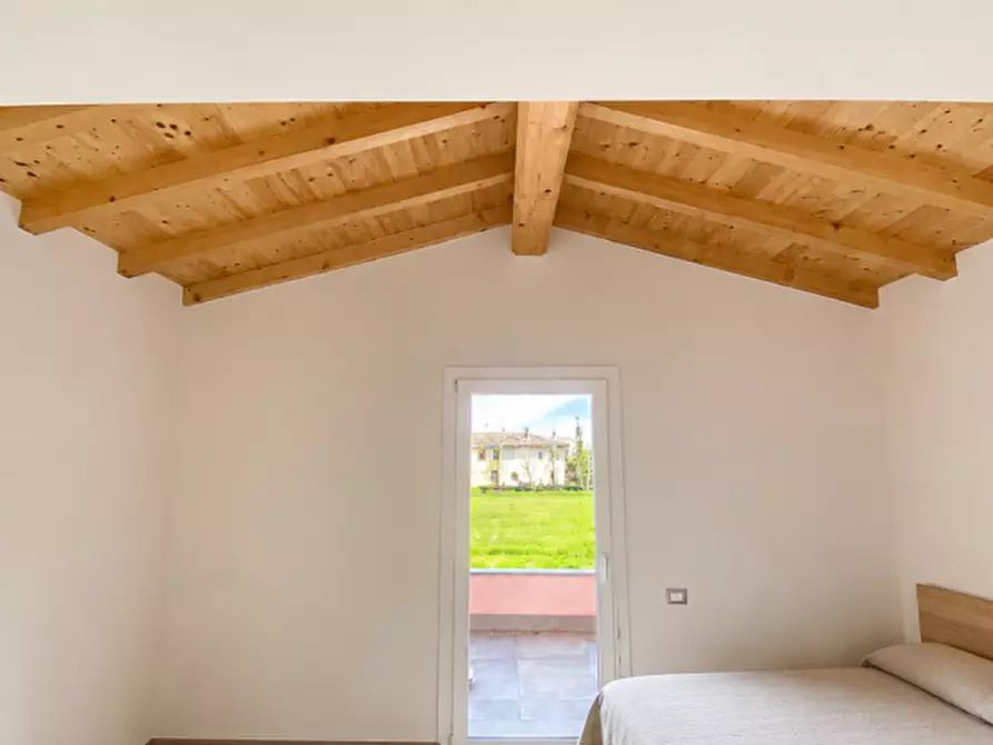 Immagine 11 di Villa in vendita  in via fossa a San Prospero