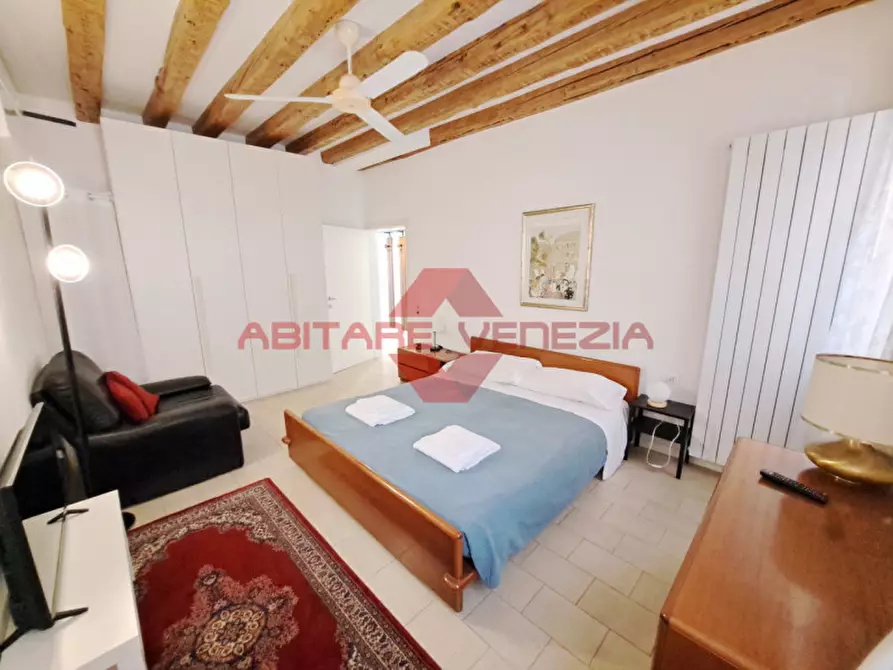 Immagine 1 di Appartamento in vendita  in Frezzeria a Venezia