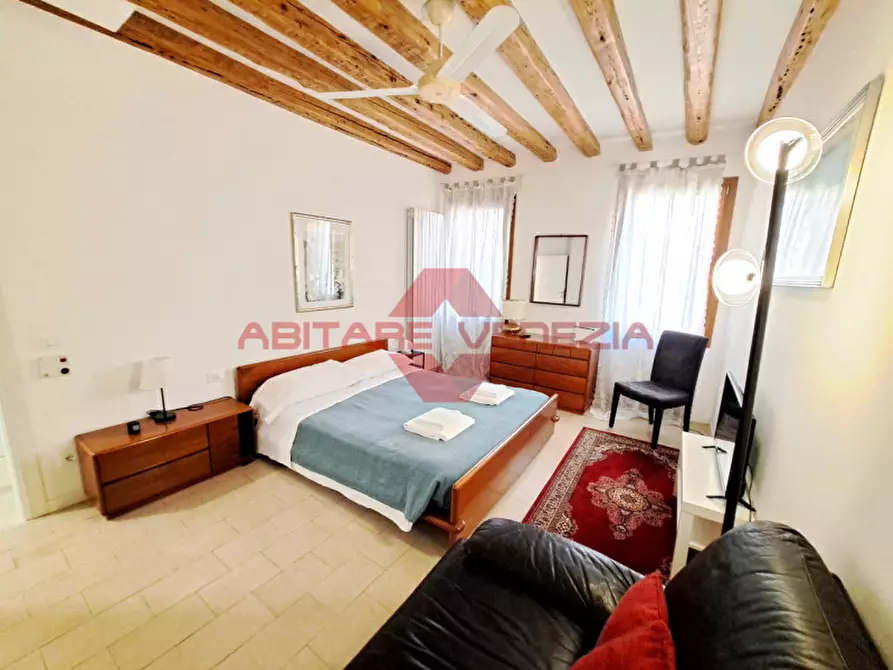 Immagine 2 di Appartamento in vendita  in Frezzeria a Venezia