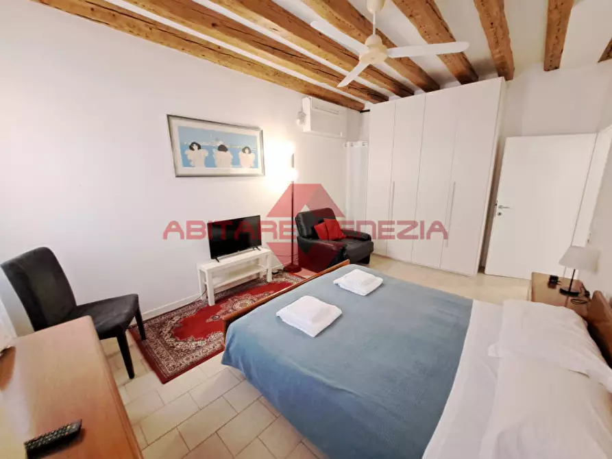 Immagine 3 di Appartamento in vendita  in Frezzeria a Venezia