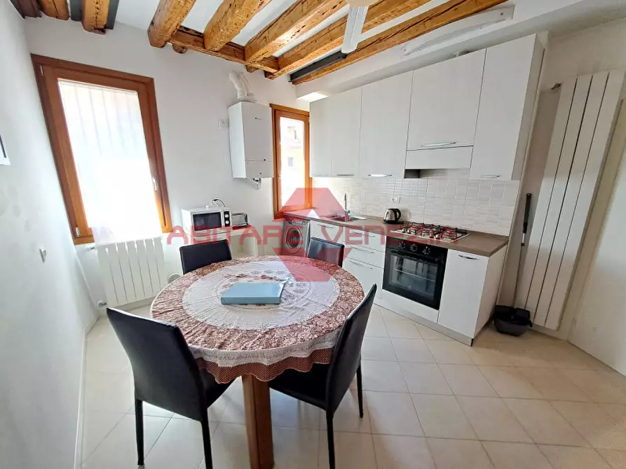 Immagine 11 di Appartamento in vendita  in Frezzeria a Venezia