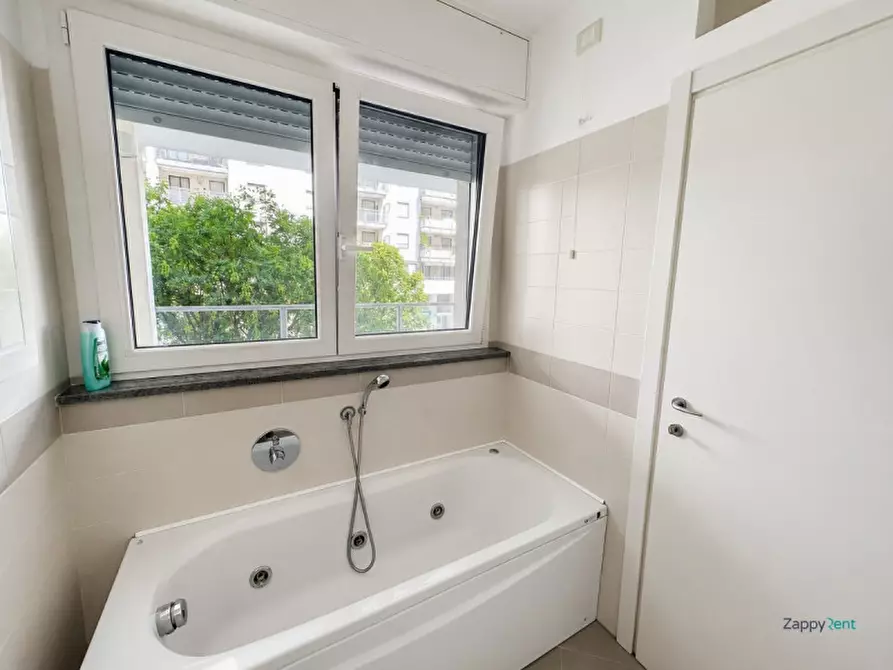 Immagine 28 di Appartamento in affitto  in Via Bruno Cassinari, 18 a Milano