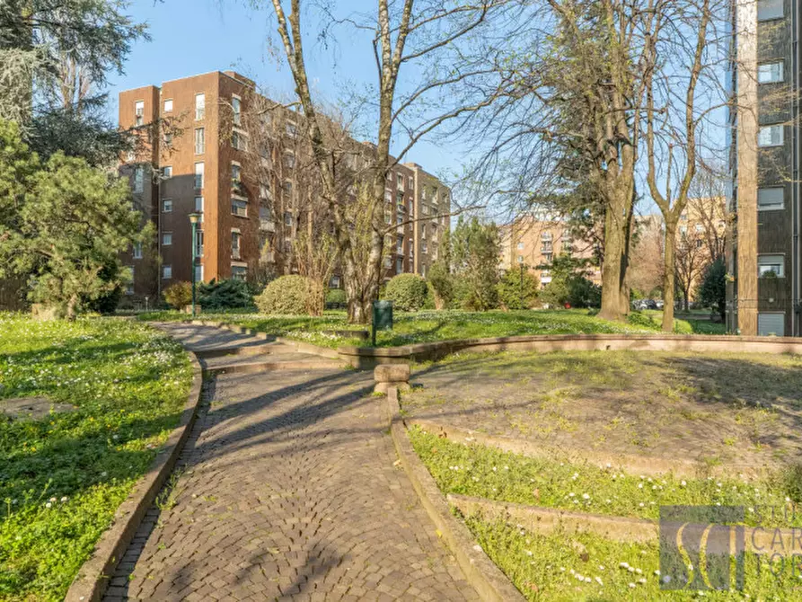 Immagine 23 di Appartamento in vendita  in via mario donati, 10 a Milano