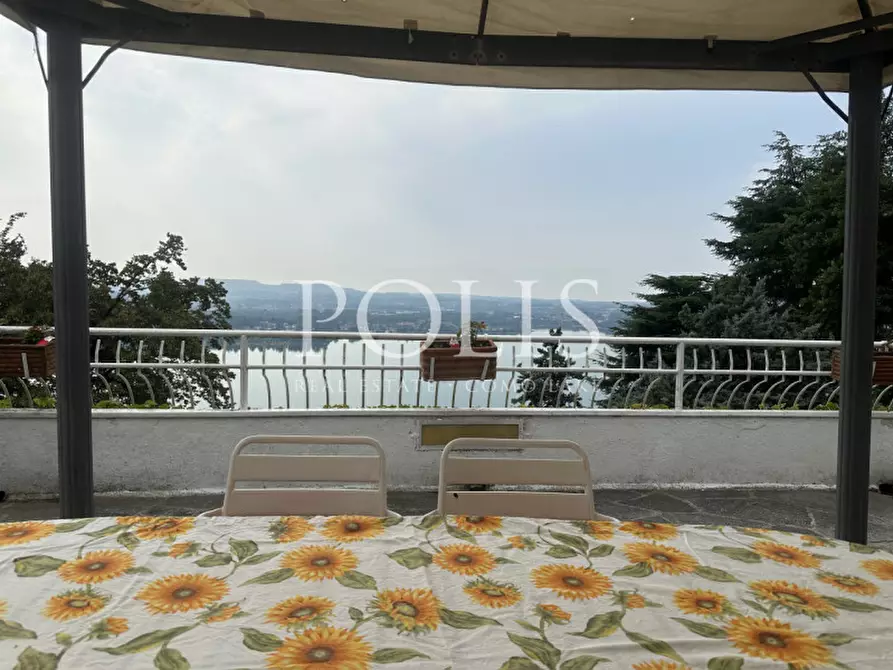 Immagine 4 di Villa in vendita  a Eupilio