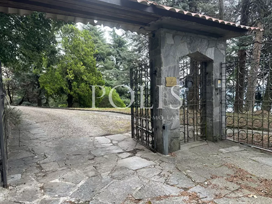 Immagine 6 di Villa in vendita  a Eupilio