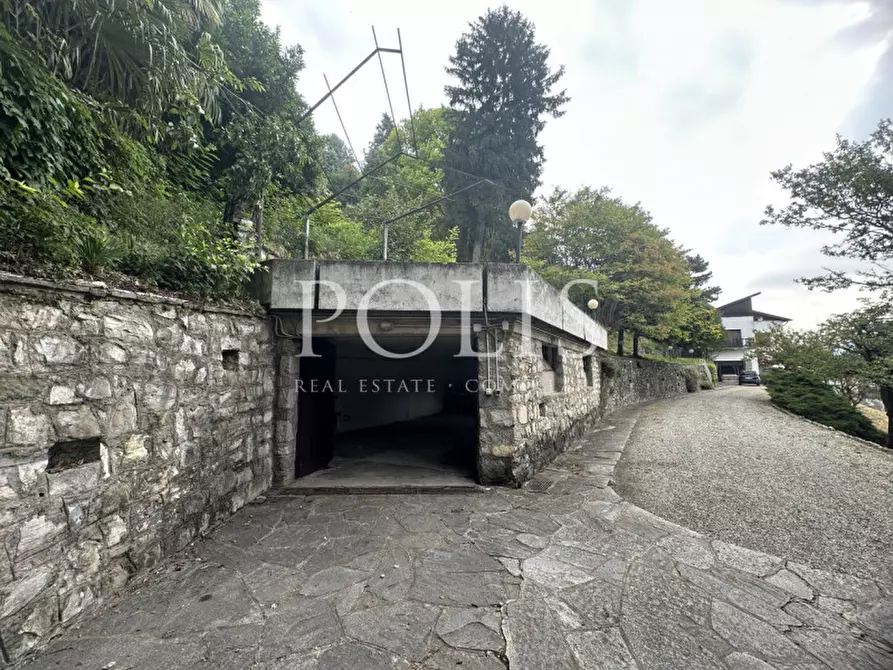 Immagine 9 di Villa in vendita  a Eupilio