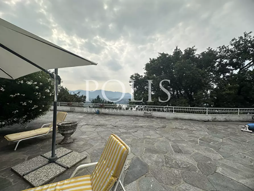 Immagine 13 di Villa in vendita  a Eupilio