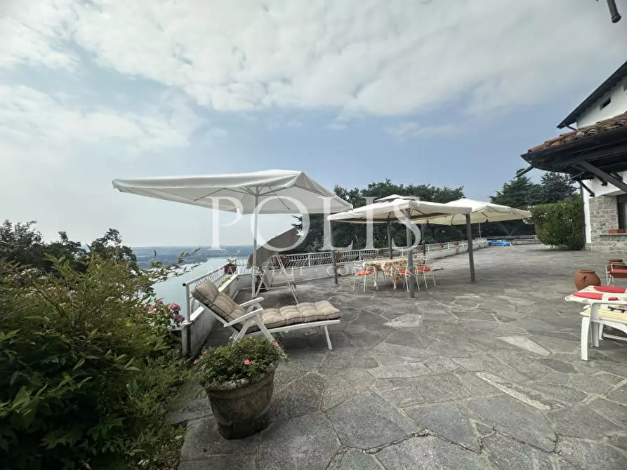 Immagine 15 di Villa in vendita  a Eupilio