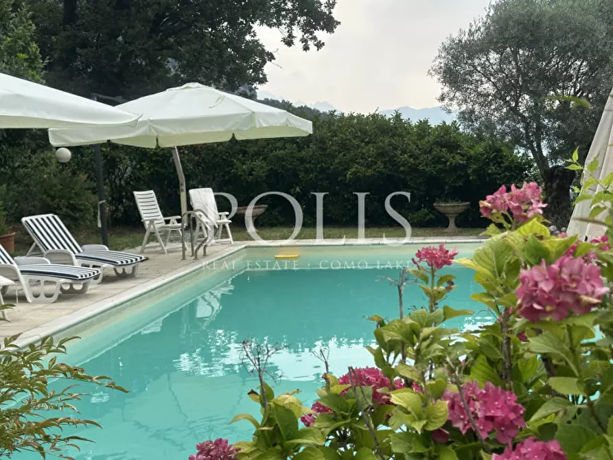 Immagine 18 di Villa in vendita  a Eupilio