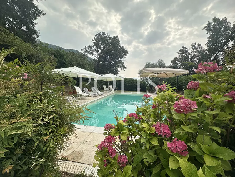 Immagine 19 di Villa in vendita  a Eupilio
