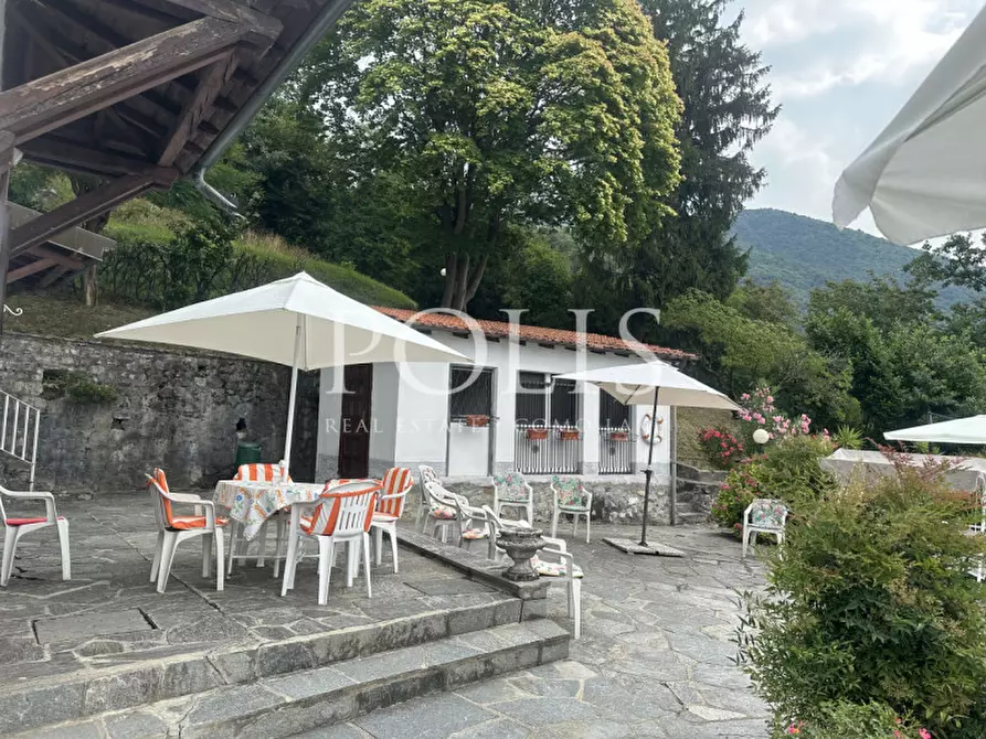 Immagine 23 di Villa in vendita  a Eupilio