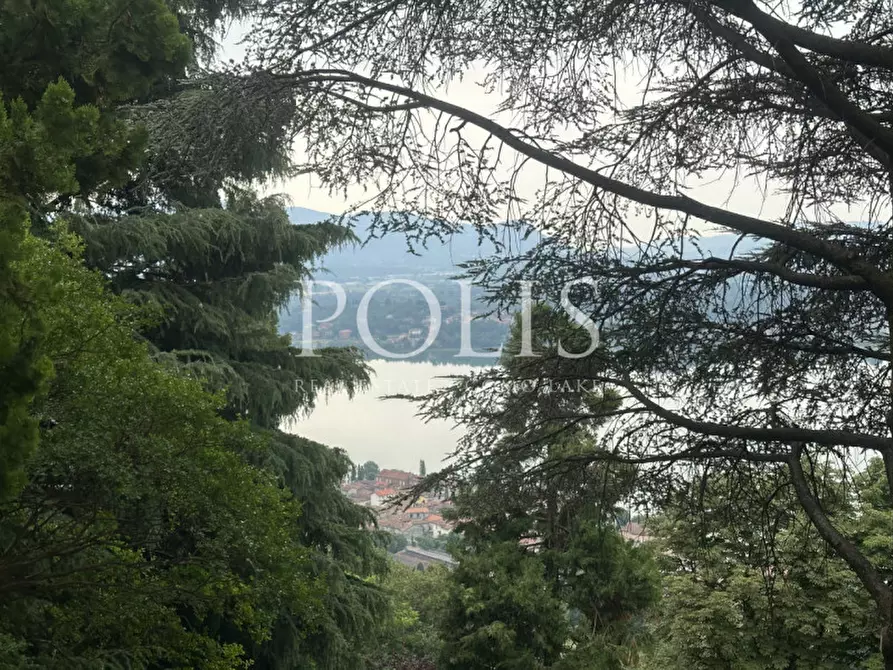 Immagine 25 di Villa in vendita  a Eupilio