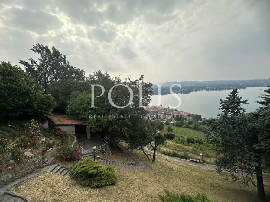 Immagine 26 di Villa in vendita  a Eupilio