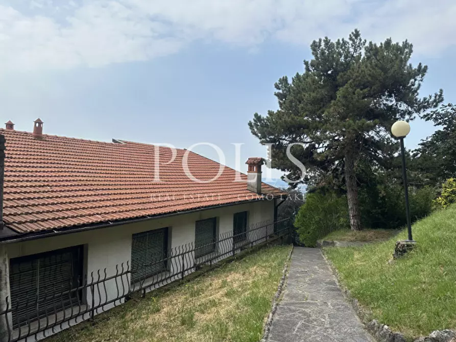 Immagine 29 di Villa in vendita  a Eupilio