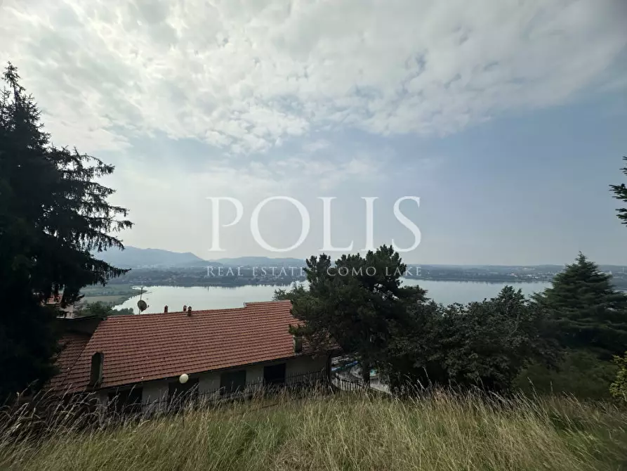 Immagine 30 di Villa in vendita  a Eupilio