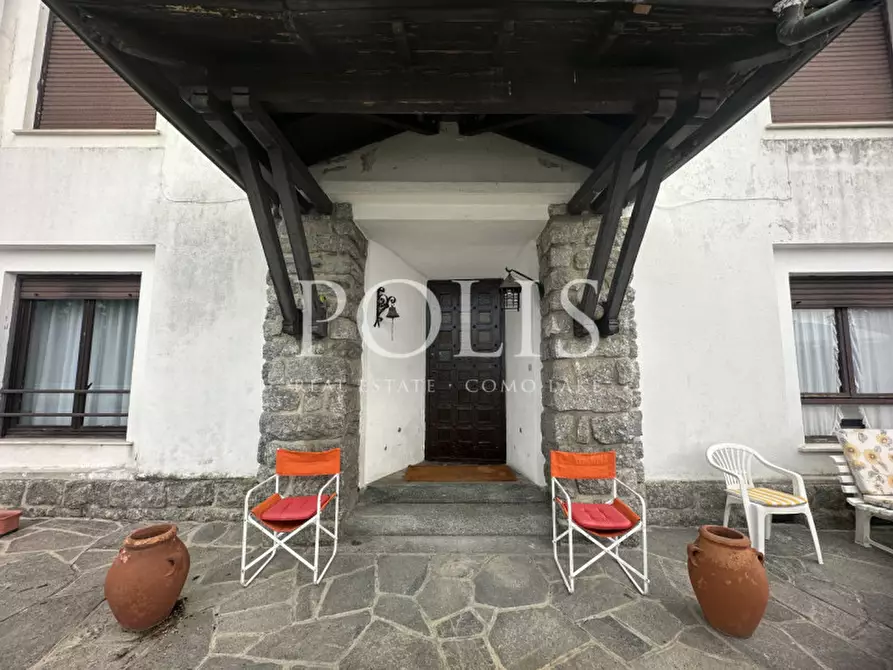 Immagine 32 di Villa in vendita  a Eupilio