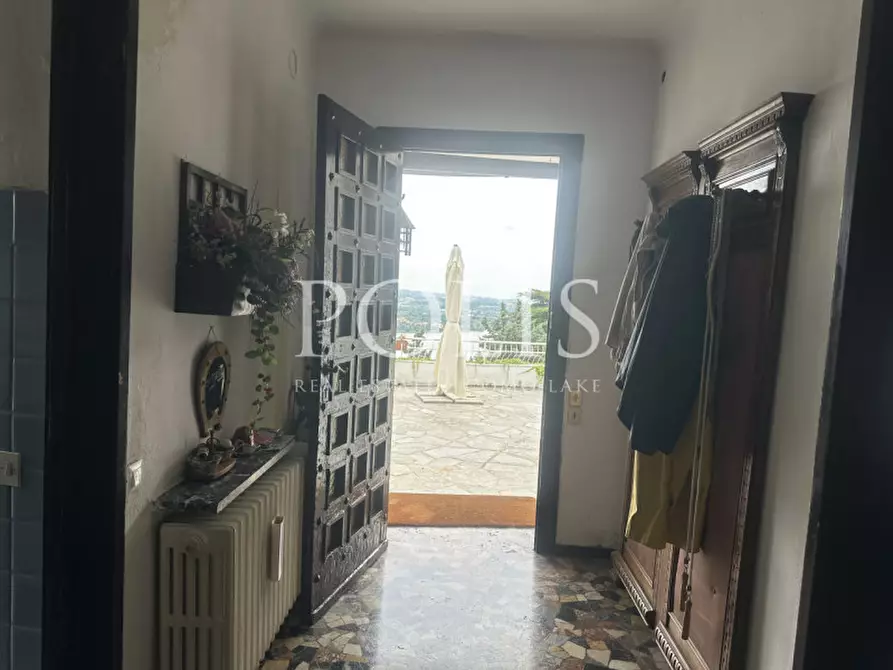 Immagine 33 di Villa in vendita  a Eupilio