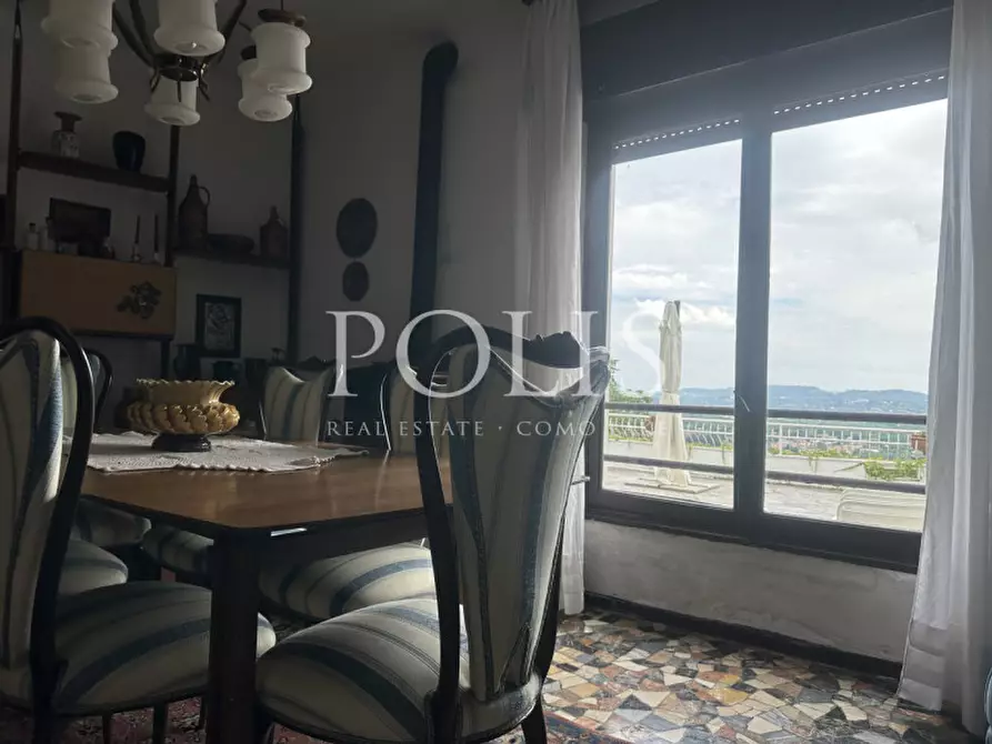 Immagine 37 di Villa in vendita  a Eupilio