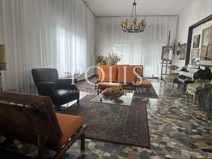 Immagine 38 di Villa in vendita  a Eupilio